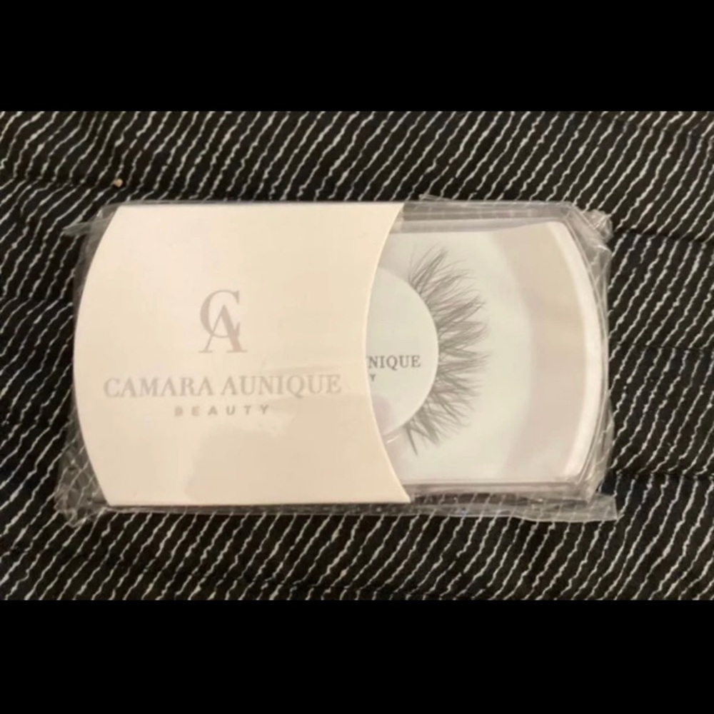 Camara Aunique beauty mink eyelashes